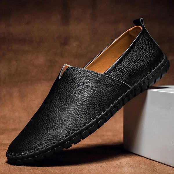 Mocassins en cuir cousus à la main