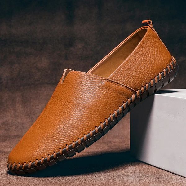 Mocassins en cuir cousus à la main